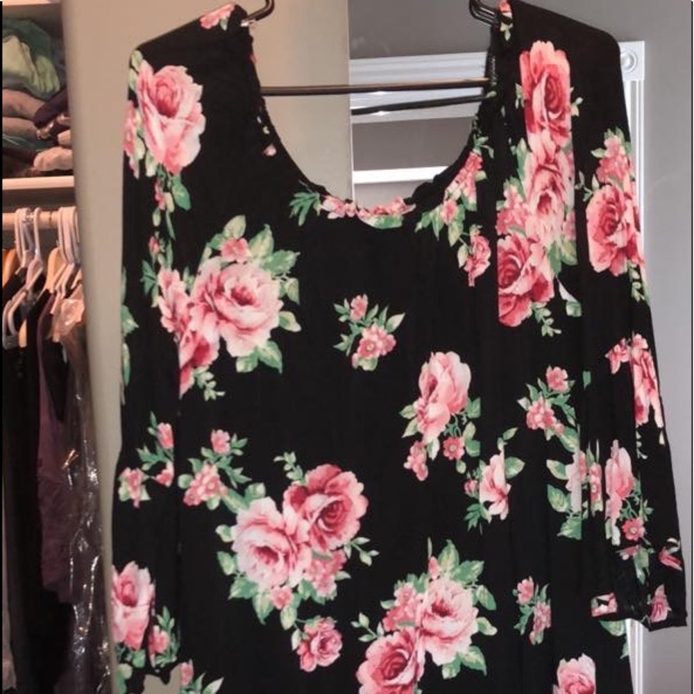 Black dress sz. Medium.